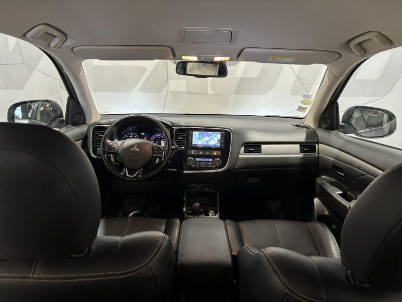 Photo 6 de l'offre de MITSUBISHI OUTLANDER 2.2 DI-D 150 4WD Instyle BVA 7 Places à 16990€ chez VL Auto