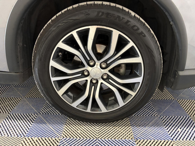Photo 18 de l'offre de MITSUBISHI OUTLANDER 2.2 DI-D 150 4WD Instyle BVA 7 Places à 16990€ chez VL Auto