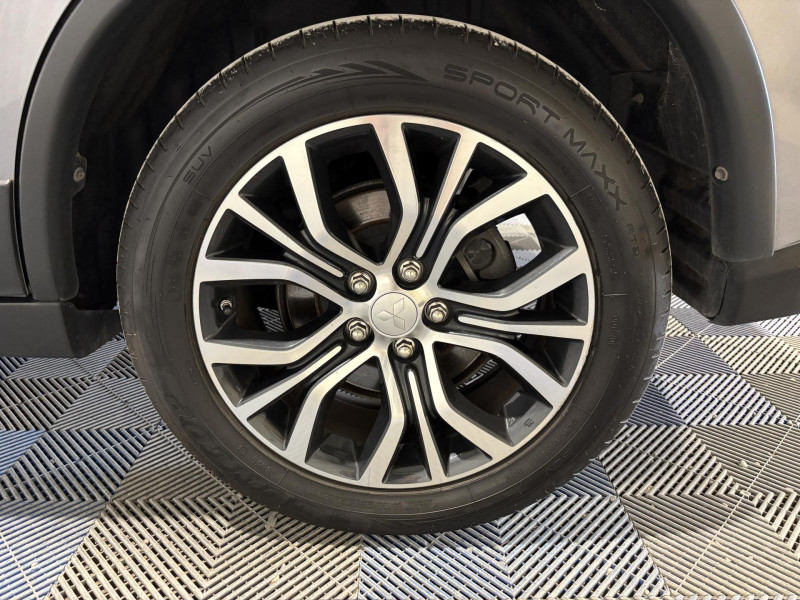 Photo 20 de l'offre de MITSUBISHI OUTLANDER 2.2 DI-D 150 4WD Instyle BVA 7 Places à 16990€ chez VL Auto
