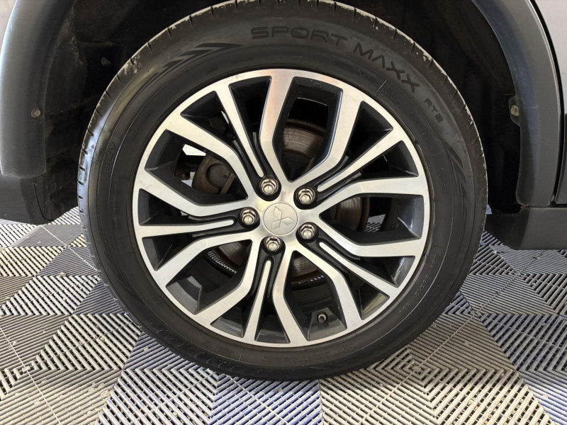 Photo 17 de l'offre de MITSUBISHI OUTLANDER 2.2 DI-D 150 4WD Instyle BVA 7 Places à 16990€ chez VL Auto