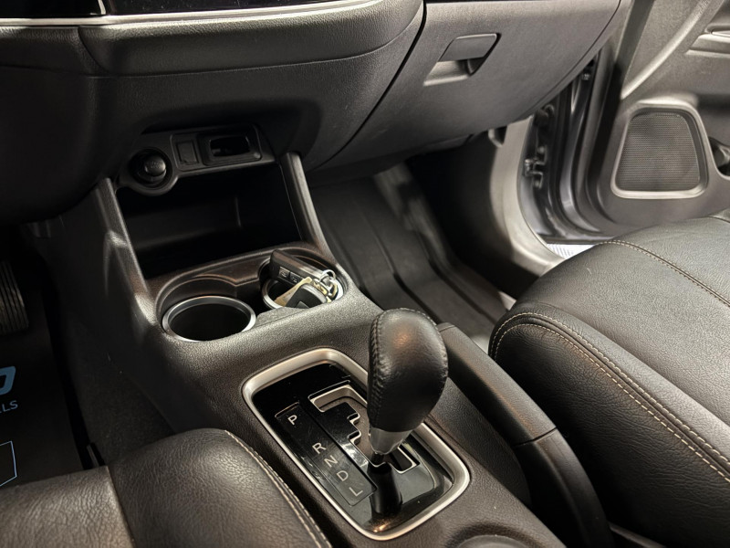 Photo 10 de l'offre de MITSUBISHI OUTLANDER 2.2 DI-D 150 4WD Instyle BVA 7 Places à 16990€ chez VL Auto