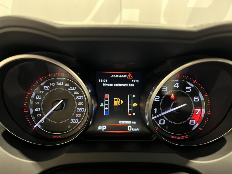 Photo 10 de l'offre de JAGUAR F-TYPE COUPE V8 R 5.0 550 Suralimenté BVA à 64990€ chez VL Auto