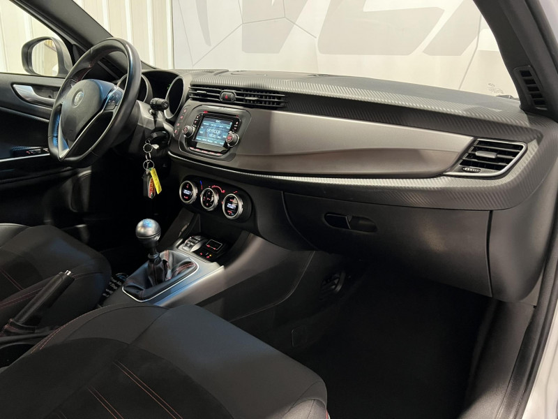 Photo 8 de l'offre de ALFA ROMEO GIULIETTA 1.4 TB MultiAir 150 ch S&S Super à 13490€ chez VL Auto