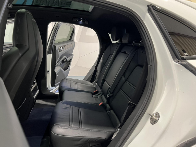 Photo 9 de l'offre de PORSCHE Cayenne COUPE 3.0 V6 E-Hybrid 462 BVA à 69990€ chez VL Auto
