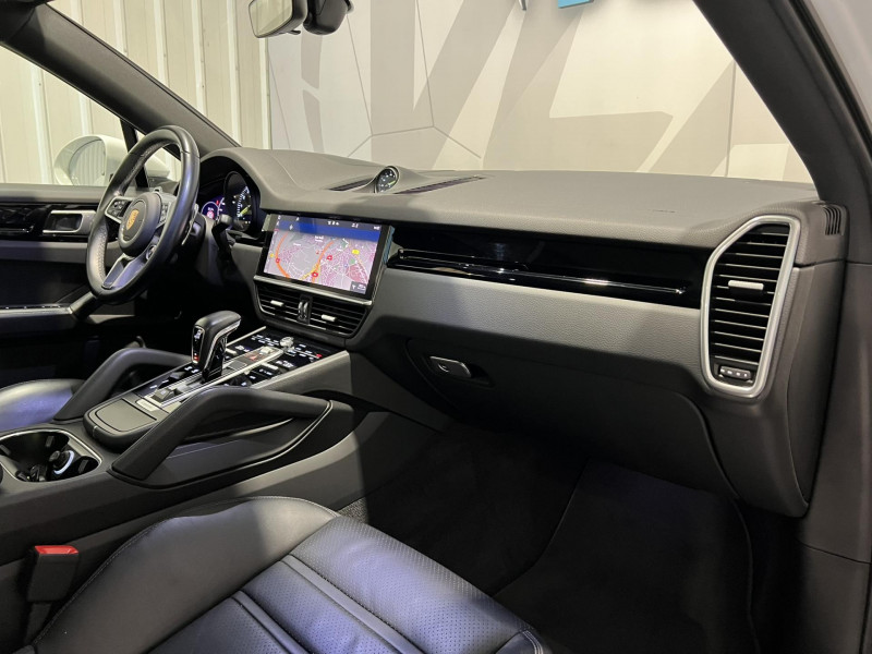 Photo 8 de l'offre de PORSCHE Cayenne COUPE 3.0 V6 E-Hybrid 462 BVA à 69990€ chez VL Auto