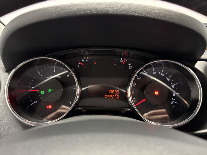 Photo 10 de l'offre de PEUGEOT 3008  1.6 BlueHDi 115ch S&S BVM6 Style à 12490€ chez VL Auto