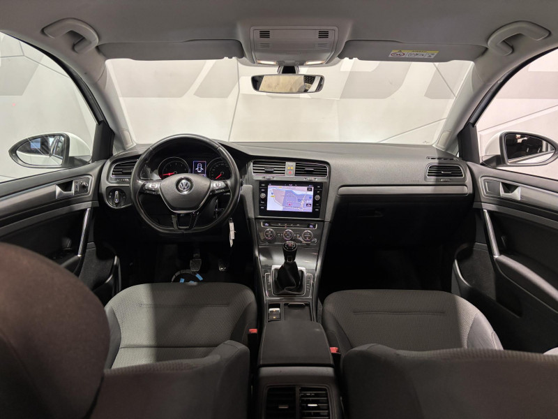 Photo 6 de l'offre de VOLKSWAGEN GOLF 1.0 TSI 115 BVM6 Confortline à 13990€ chez VL Auto