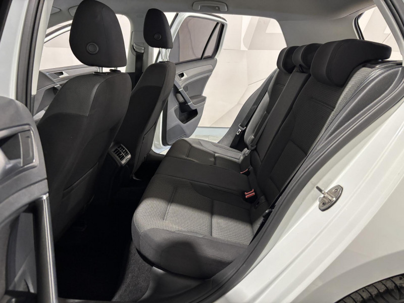 Photo 8 de l'offre de VOLKSWAGEN GOLF 1.0 TSI 115 BVM6 Confortline à 13990€ chez VL Auto