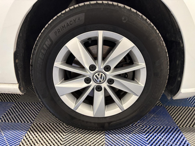 Photo 16 de l'offre de VOLKSWAGEN GOLF 1.0 TSI 115 BVM6 Confortline à 13990€ chez VL Auto