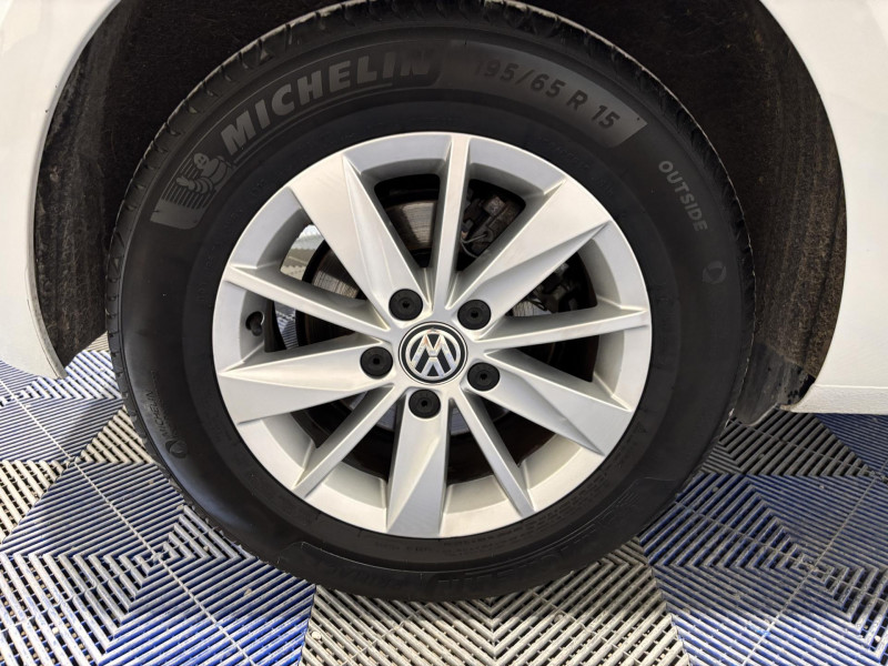 Photo 15 de l'offre de VOLKSWAGEN GOLF 1.0 TSI 115 BVM6 Confortline à 13990€ chez VL Auto