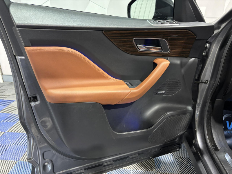 Photo 19 de l'offre de JAGUAR F-PACE 2.0 D - 180 ch AWD BVA8 Prestige à 21990€ chez VL Auto