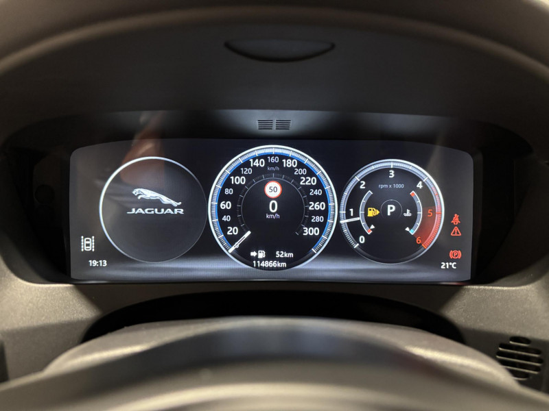 Photo 11 de l'offre de JAGUAR F-PACE 2.0 D - 180 ch AWD BVA8 Prestige à 21990€ chez VL Auto