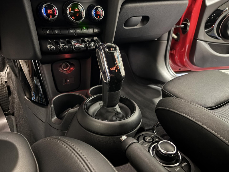 Photo 9 de l'offre de MINI MINI 5 Portes Cooper 136 ch DKG7 Essential à 21990€ chez VL Auto