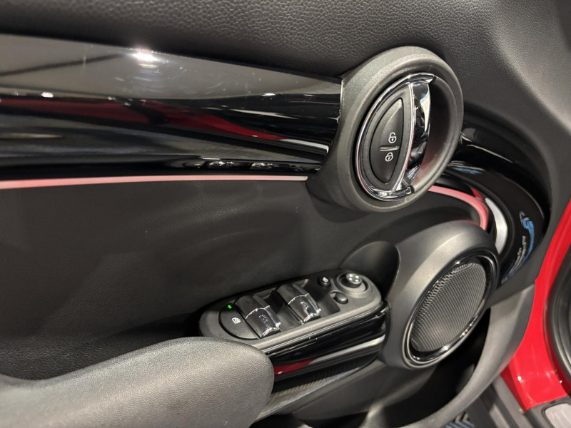 Photo 20 de l'offre de MINI MINI 5 Portes Cooper 136 ch DKG7 Essential à 21990€ chez VL Auto