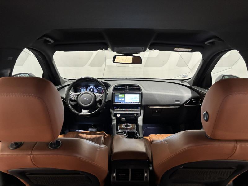 Photo 6 de l'offre de JAGUAR F-PACE 2.0 D - 180 ch AWD BVA8 Prestige à 21990€ chez VL Auto