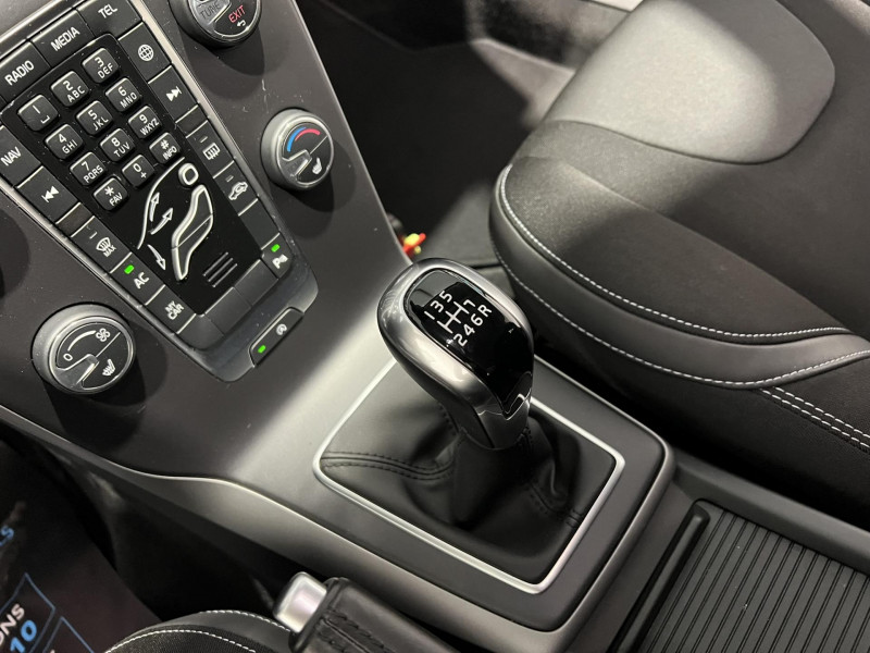 Photo 14 de l'offre de VOLVO V40 D2 AdBlue 120 ch Business à 15990€ chez VL Auto