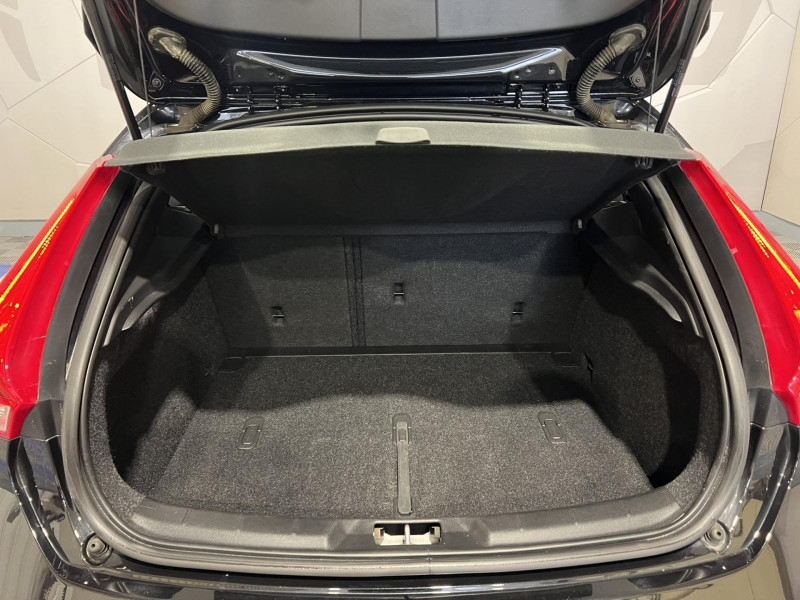 Photo 10 de l'offre de VOLVO V40 D2 AdBlue 120 ch Business à 15990€ chez VL Auto