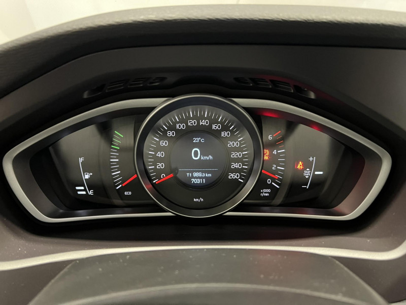 Photo 11 de l'offre de VOLVO V40 D2 AdBlue 120 ch Business à 15990€ chez VL Auto