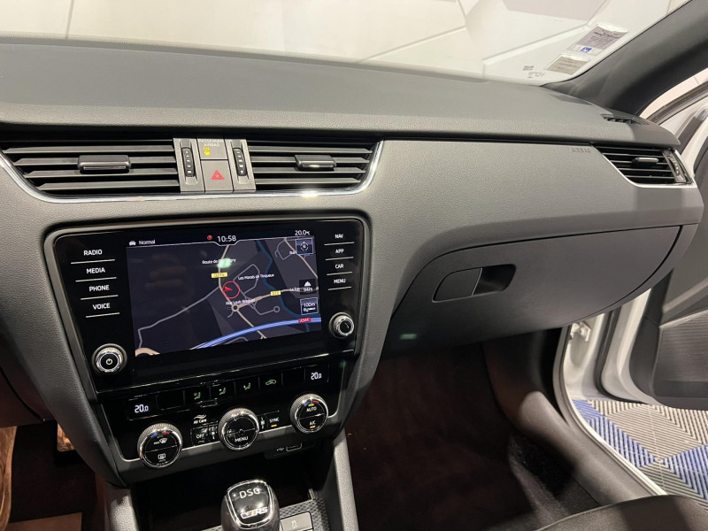 Photo 12 de l'offre de SKODA Octavia combi 2.0 TSI 245 ch DSG7 RS à 22990€ chez VL Auto