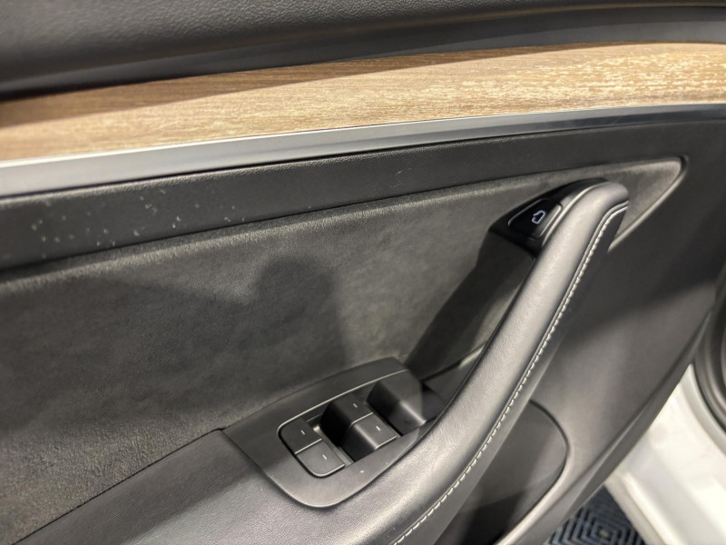 Photo 18 de l'offre de TESLA MODEL 3  Performance AWD à 31990€ chez VL Auto