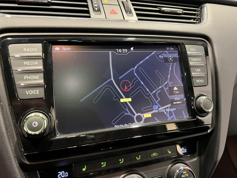 Photo 14 de l'offre de SKODA OCTAVIA COMBI 2.0 TSI 230 ch DSG6 RS 230 à 17490€ chez VL Auto