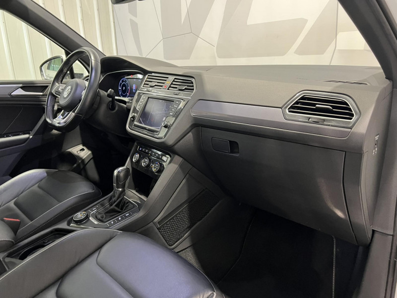 Photo 8 de l'offre de VOLKSWAGEN TIGUAN 2.0 TDI 190 DSG7 4Motion Carat Exclusive + pack R line  à 27990€ chez VL Auto