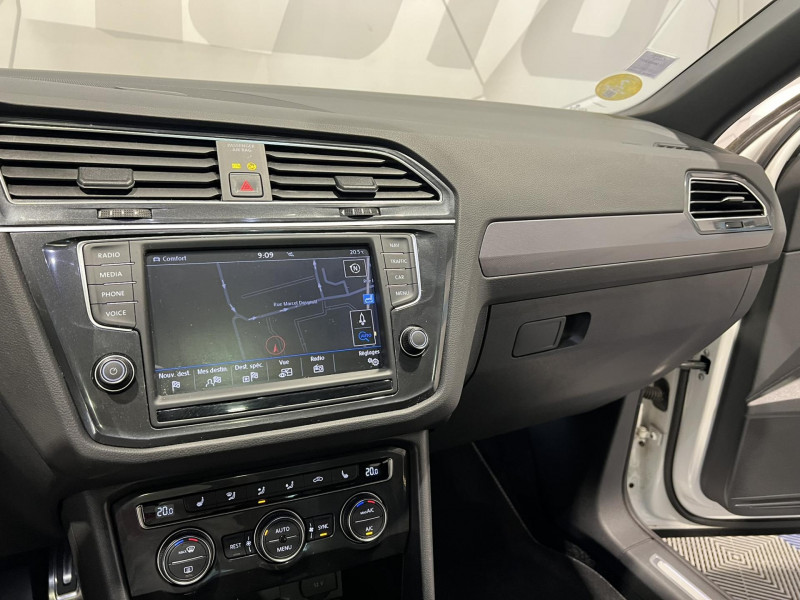 Photo 12 de l'offre de VOLKSWAGEN TIGUAN 2.0 TDI 190 DSG7 4Motion Carat Exclusive + pack R line  à 27990€ chez VL Auto