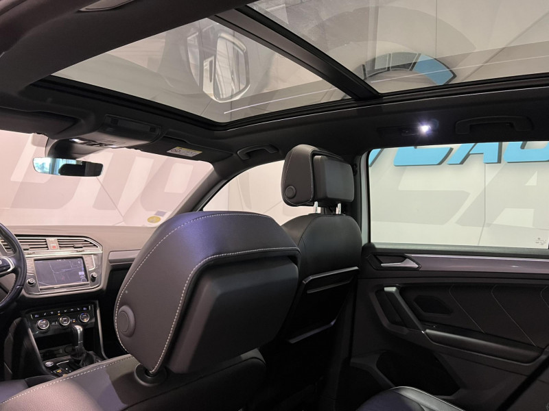 Photo 17 de l'offre de VOLKSWAGEN TIGUAN 2.0 TDI 190 DSG7 4Motion Carat Exclusive + pack R line  à 27990€ chez VL Auto