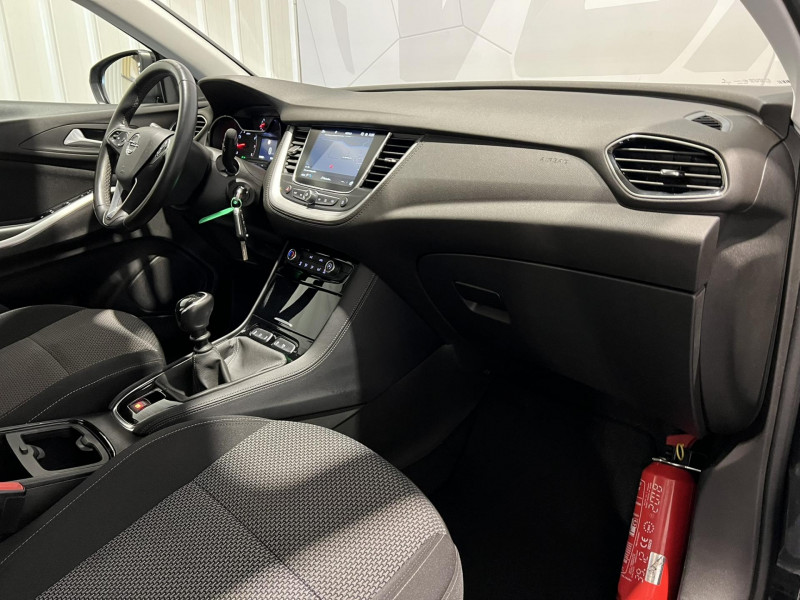 Photo 8 de l'offre de OPEL GRANDLAND X 1.5 Diesel 130 ch Edition à 13490€ chez VL Auto