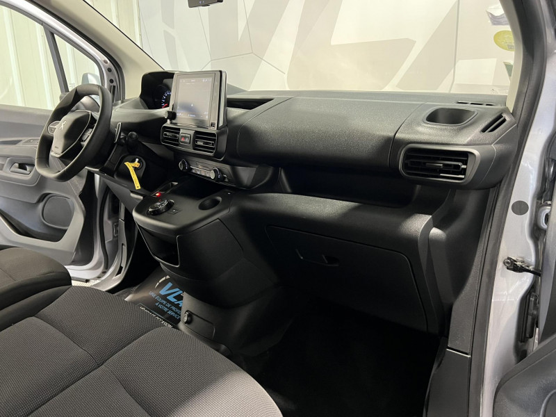 Photo 7 de l'offre de PEUGEOT PARTNER FOURGON  STANDARD 650 KG BLUEHDI 130 S&S EAT8 ASPHALT à 14990€ chez VL Auto