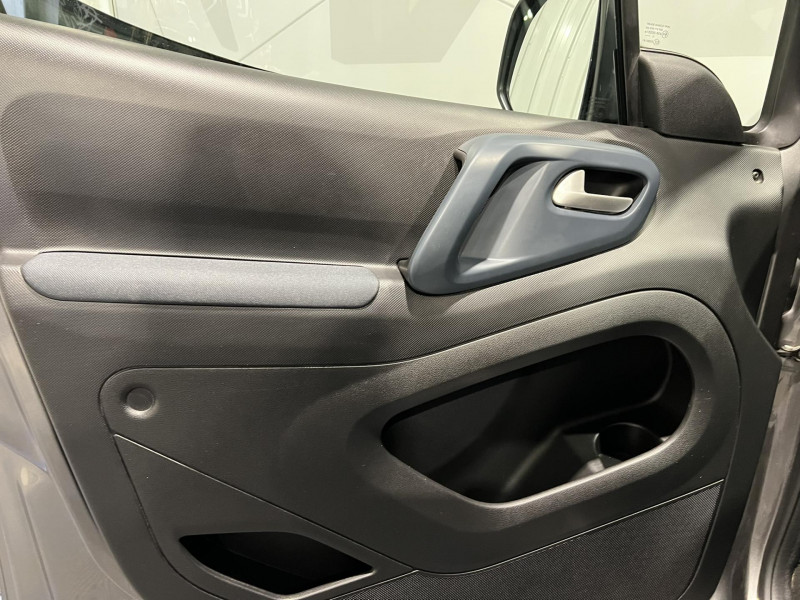 Photo 19 de l'offre de PEUGEOT PARTNER 1.6 HDi FAP - 92  Tepee Loisirs à 10990€ chez VL Auto