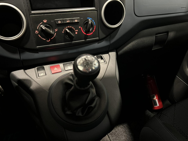 Photo 12 de l'offre de PEUGEOT PARTNER 1.6 HDi FAP - 92  Tepee Loisirs à 10990€ chez VL Auto