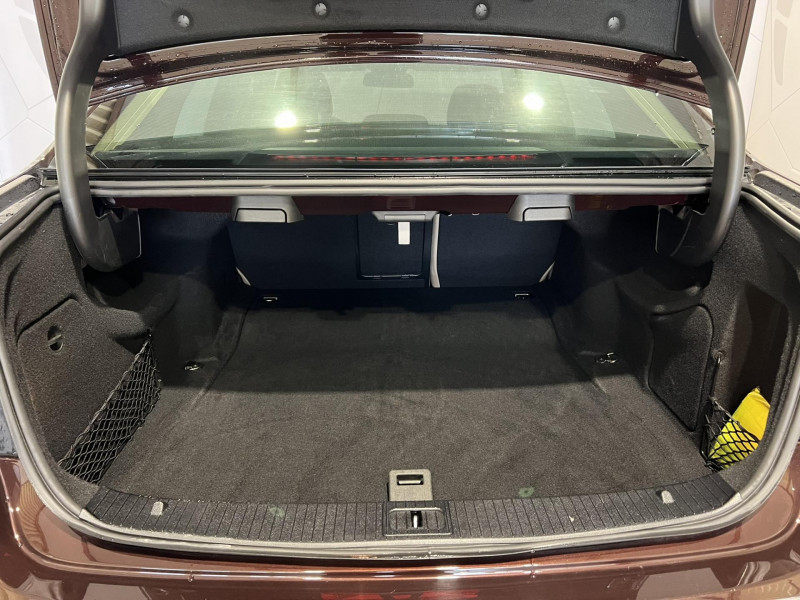 Photo 10 de l'offre de MERCEDES-BENZ CLASSE E 350 CDI BlueEfficiency Avantgarde Executive 4-Matic BVA à 20990€ chez VL Auto