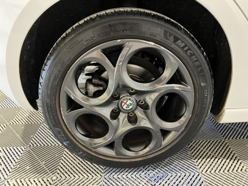 Photo 17 de l'offre de ALFA ROMEO GIULIETTA 1.4 TB MultiAir 150 ch S&S Super à 13490€ chez VL Auto