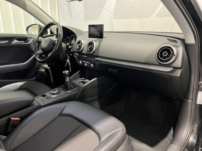 Photo 8 de l'offre de AUDI A3  1.4 TFSI 122 Ambiente à 12490€ chez VL Auto