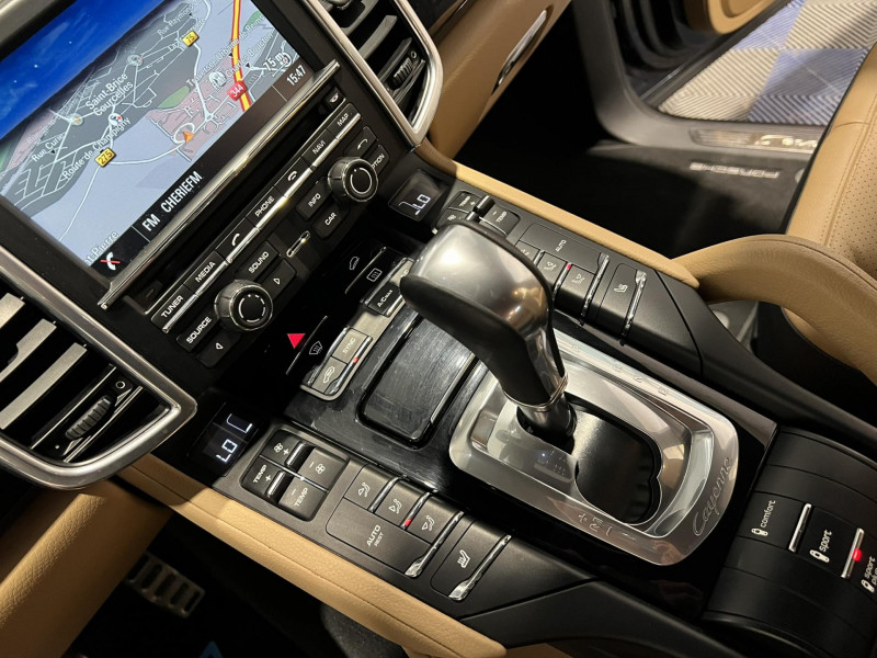 Photo 13 de l'offre de PORSCHE CAYENNE 3.0 V6 416 ch S E-Hybrid Tiptronic BVA à 34990€ chez VL Auto