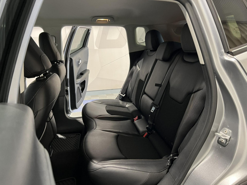 Photo 9 de l'offre de JEEP COMPASS 1.4 I MultiAir II 140 ch BVM6 Limited à 16490€ chez VL Auto