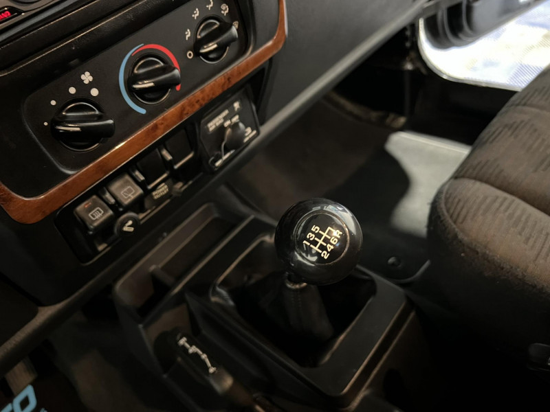 Photo 14 de l'offre de JEEP WRANGLER 2.4L SE à 14990€ chez VL Auto