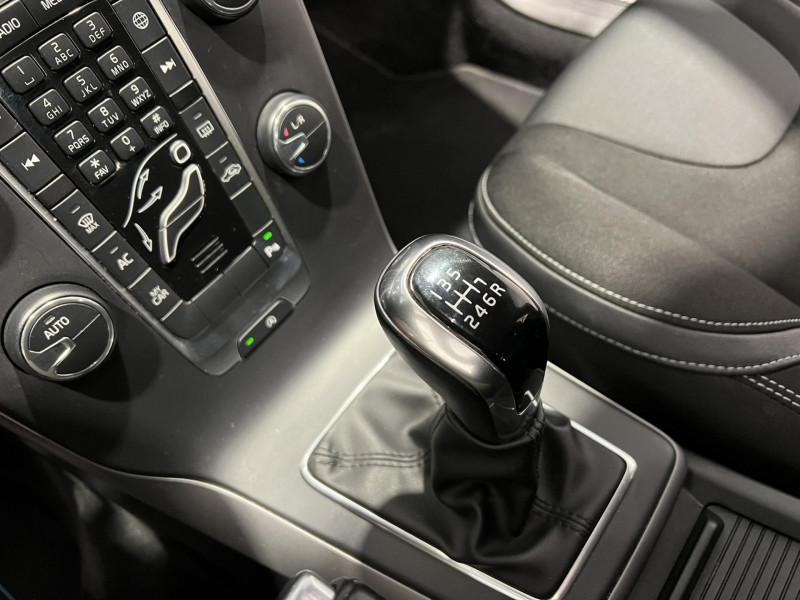 Photo 14 de l'offre de VOLVO V40 D2 120 ch Business à 11490€ chez VL Auto