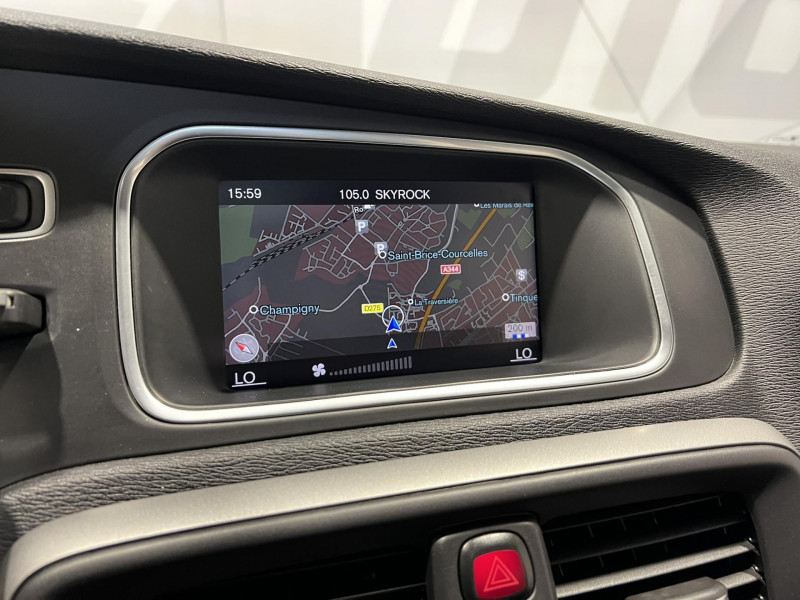Photo 13 de l'offre de VOLVO V40 D2 120 ch Business à 11490€ chez VL Auto
