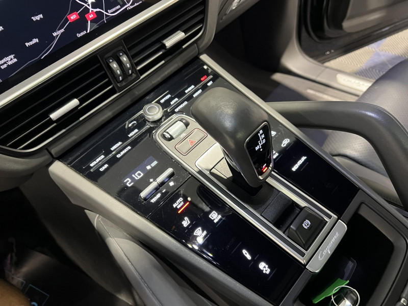 Photo 13 de l'offre de PORSCHE Cayenne COUPE E-Hybrid 3.0 V6 462 ch Tiptronic BVA à 57990€ chez VL Auto