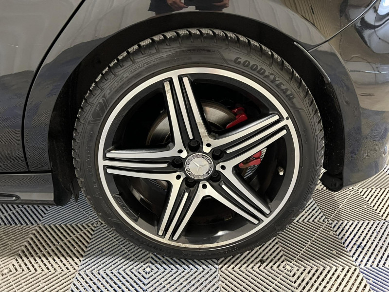 Photo 21 de l'offre de MERCEDES-BENZ CLASSE A 250 Sport 7G-DCT 4-Matic Version Sport à 21990€ chez VL Auto