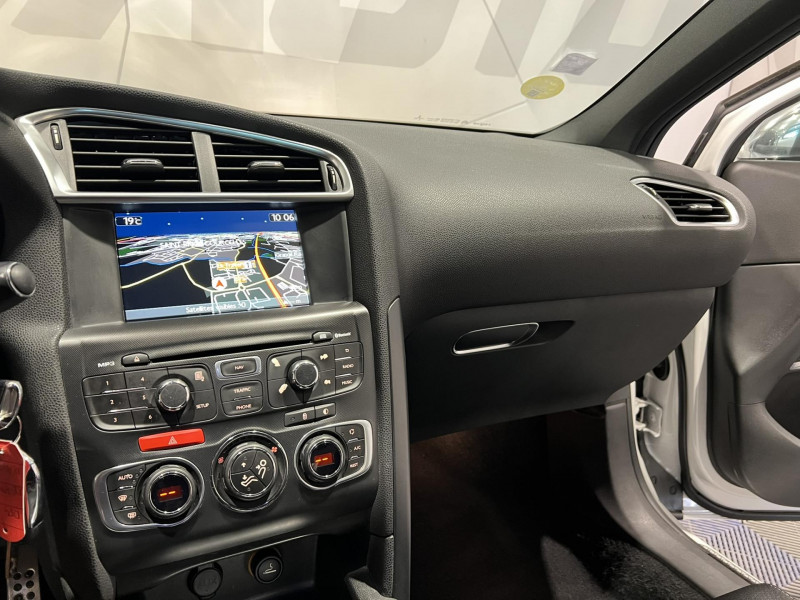 Photo 12 de l'offre de CITROEN DS4  e-HDi 115 Electro Shot à 8990€ chez VL Auto