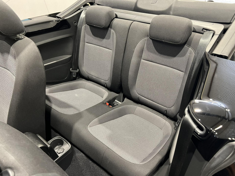 Photo 9 de l'offre de VOLKSWAGEN COCCINELLE CABRIOLET 1.6 TDI 105 FAP Vintage à 16990€ chez VL Auto