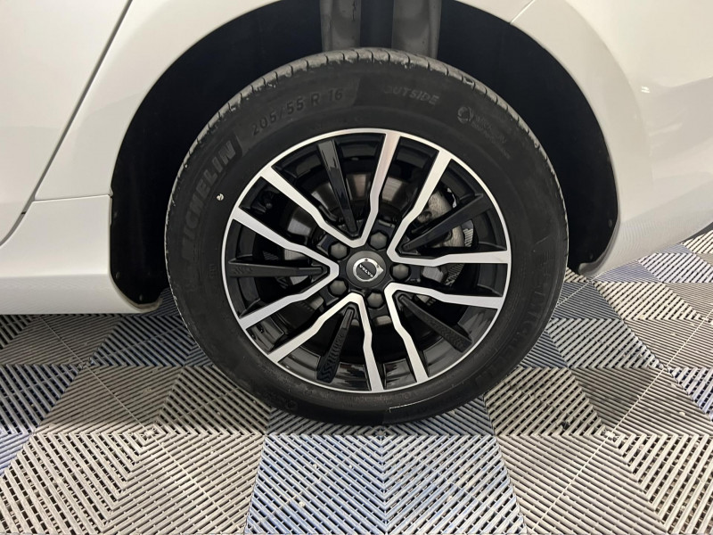 Photo 20 de l'offre de VOLVO V40 D2 AdBlue 120 ch Momentum à 14490€ chez VL Auto