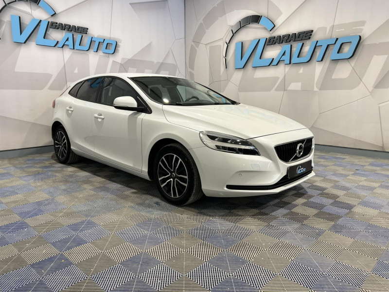 Volvo V40 D2 AdBlue 120 ch Momentum DIESEL Blanc Occasion à vendre