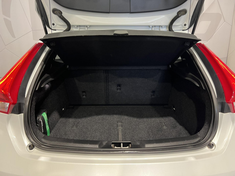 Photo 10 de l'offre de VOLVO V40 D2 AdBlue 120 ch Momentum à 14490€ chez VL Auto