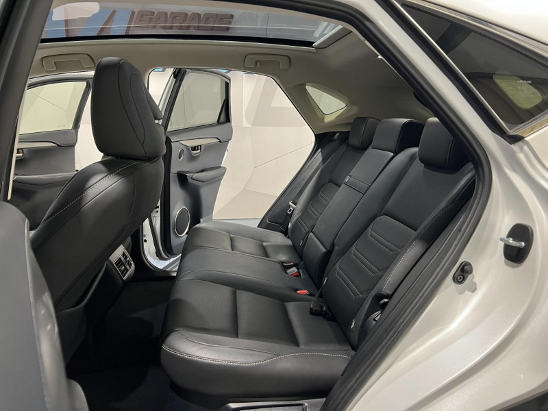 Photo 9 de l'offre de LEXUS NX 300h 2WD E-CVT Luxe à 21990€ chez VL Auto