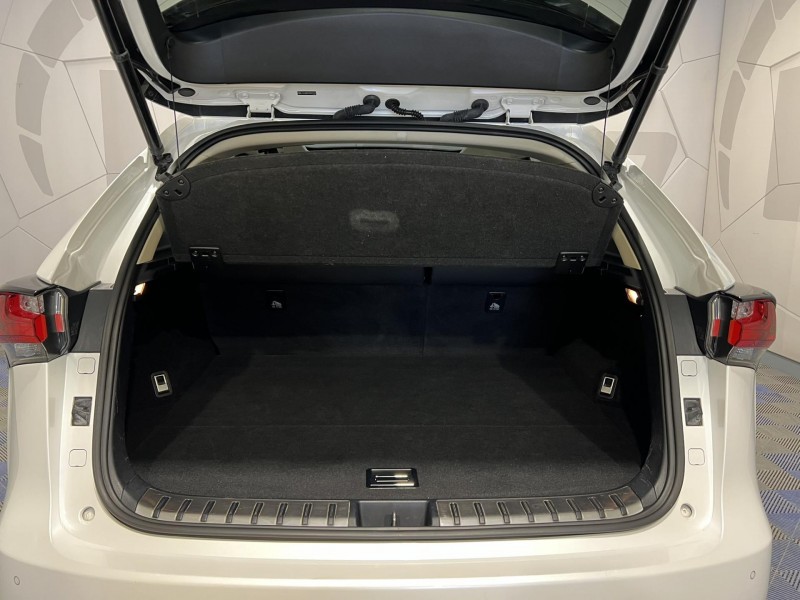 Photo 10 de l'offre de LEXUS NX 300h 2WD E-CVT Luxe à 21990€ chez VL Auto