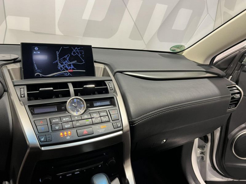 Photo 12 de l'offre de LEXUS NX 300h 2WD E-CVT Luxe à 21990€ chez VL Auto